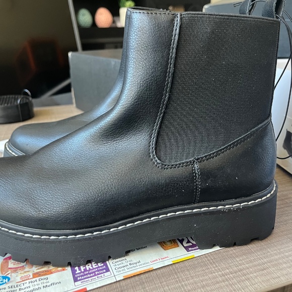 Dolce Vita Chelsea Black Boots 9 Women - Picture 8 of 9